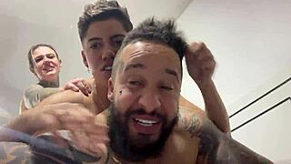 ai que delícia socando até o fundo no cu e buceta 💦 até gozar juntos