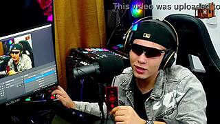 Binho TED CHUPA a buceta rosa da ninfeta while RUAN watches stunned