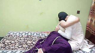 Pakistani Bhabhi Neighbor Fucked Hard For Steamy Love Letter In Clear Hindi