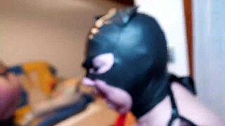 Lady Morgana Miss Kika dominate slave Paolo backstage