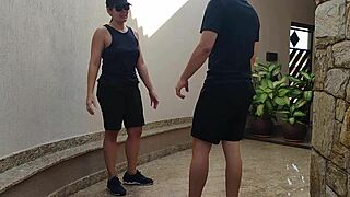 homem hetero devora sapatão's big pussy e fode até gozar dentro
