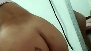 ruiva safada exibe tudo pros machos enquanto marido filma punhetando