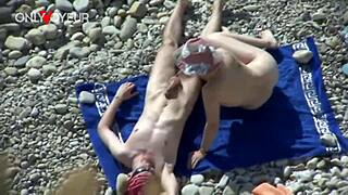 Tanned juicy ass milf gets doggystyled and creampied by beach voyeur