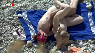 Tanned juicy ass milf gets doggystyled and creampied by beach voyeur