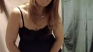WOW! ESCLAVE F MASTURBATES wildly SFW style!!