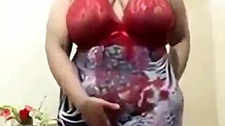 Plush Curves of a Voluptuous Beauty