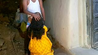 desi girlfriend fucking boyfriend outdoors so wild and steamy 🔥🌳💦