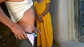 desi girlfriend fucking boyfriend outdoors so wild and steamy 🔥🌳💦