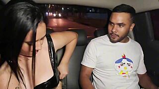Whoa 😍 this BBW Colombian gives real Ubersex deepthroat in Bucaramanga—Sara films it all!