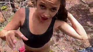 me follando en el bosque al aire libre es tan rico