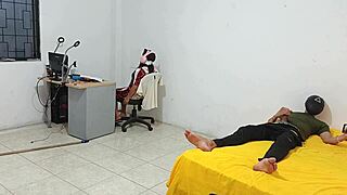 Kinky Stepsis Watches My Intense Solo Session Up Close