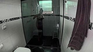 Pregnant teen sneaks into fuck house for wild backstage bath?