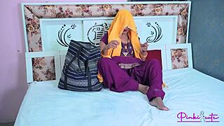 indian sasur catches bahu naked grabs old cock