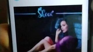 so you're thinking jeans worship could turn romantic with a free sketch of her curves?