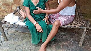 indian bhabi cheats on husband with long deep pussy fingering and licking session