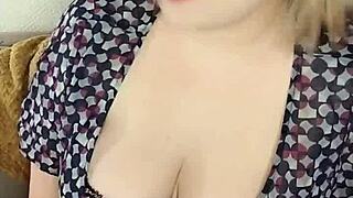 have you seen blondiie's hard videos in the blonde circle yet??