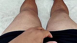 flagrei minha namorada no banho pelada ensaboando seu lindo corpo nu e fui me masturbar ate gozar