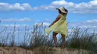 Mommy on beach 3 shows curvy mature exhibitionist