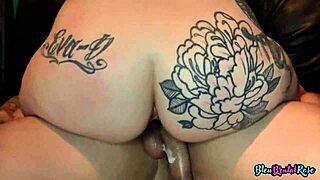 curvy ginger milf gets licked before riding