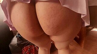 Latina secretary shows upskirt without panties in skirt
