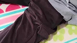 mi prima me la chupa mientras la familia esta abajo