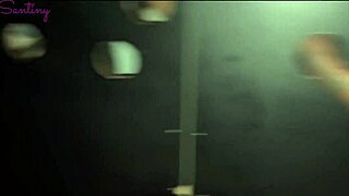 Mais um dia eu sendo puta de corno no gloryhole