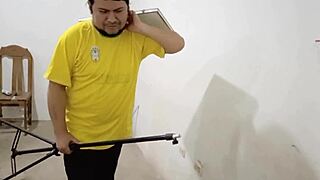 traigo a un pintor pero el me folla y me hace su perra