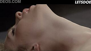 Glamour Blonde Spreads For Tongue On Her Clit