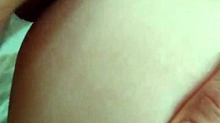 milf asked to remove the condom and fill her pussy with sperm