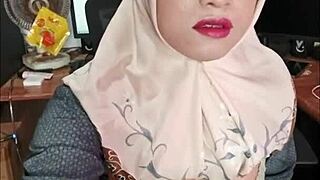 Masturbating hijab ladyboy cums