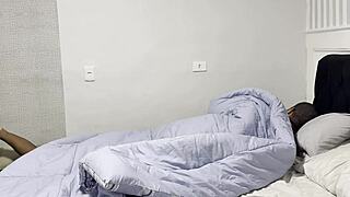 hotwife brasileira deixa amigo bbc pauzudo foder no pelo e encher a buceta de leite