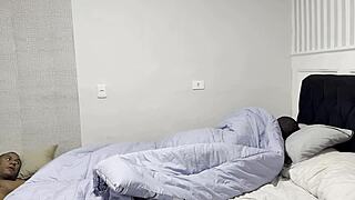 hotwife brasileira deixa amigo bbc pauzudo foder no pelo e encher a buceta de leite