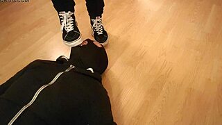 eating stuff under mistress vans feels so intense