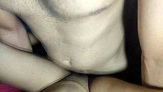 novinha gostosa dando pro patrão que gozou na bunda
