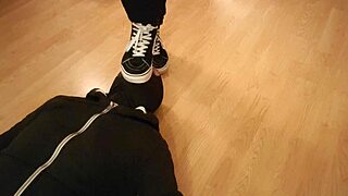 eating stuff under mistress vans feels so intense