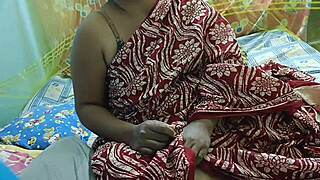 Glamorous & Sexy Desi Bhabhi In Saree
