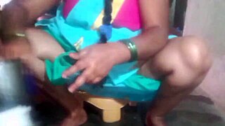 indian sexy aunty plate cleaning video