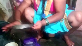 indian sexy aunty plate cleaning video