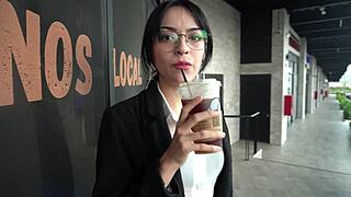 mi secretaria ninfomana quiere que me la coja todo el dia