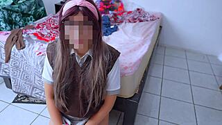 casero de colegiala culona in uniform and socks
