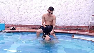 Mi Puta Madrastra Se Puso Cachonda En Piscina Y Chupa Polla