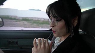 mi secretaria ninfomana quiere que me la coja todo el dia
