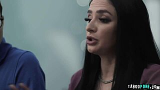 Big Tits Milf Sheena Gets Fucked