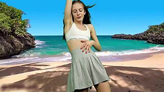 She has no panties wait until the wind blows