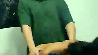 Mucha Leche Sale De Mi Novio