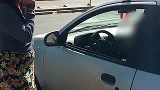 Ševim stranca u njegovim kolima dok muž sve snima!