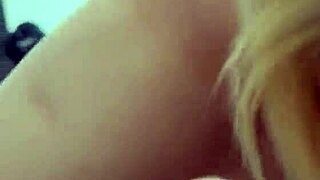 Hey tatlım, telefonla konuşurken sadece sik emiyorum