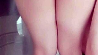 Qing Teng sisar palvelija saa takaaoton lasia siivotessa