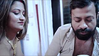 Isteri India Menggoda Devar Dengan Gerakan Sensual Semasa Suami Tiada!