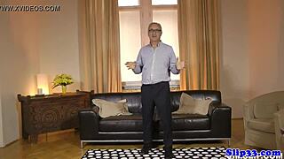 क्या देखना चाहते हो कि क्लासी रूसी बेबी को बूढ़े आदमी ने डॉगीस्टाइल से चोदा?